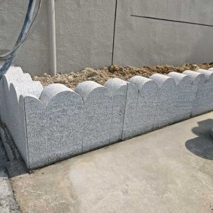 大庆 芝麻白花岗岩花边石铺装效果图