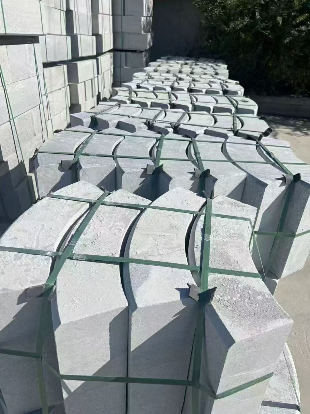 大庆 芝麻灰弧形路沿石