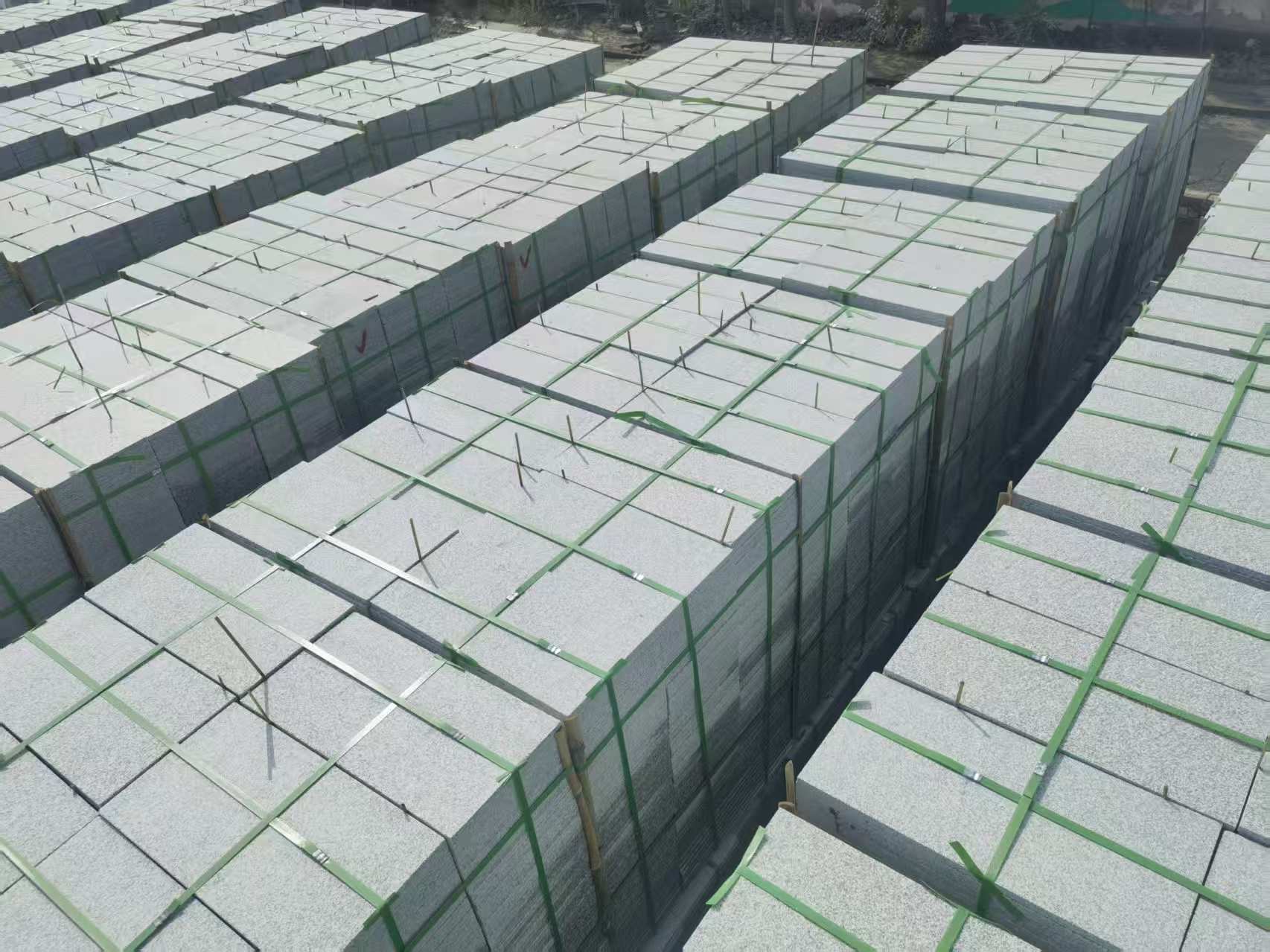 大庆 芝麻白1.8公分火烧300*600地铺，清仓大甩卖