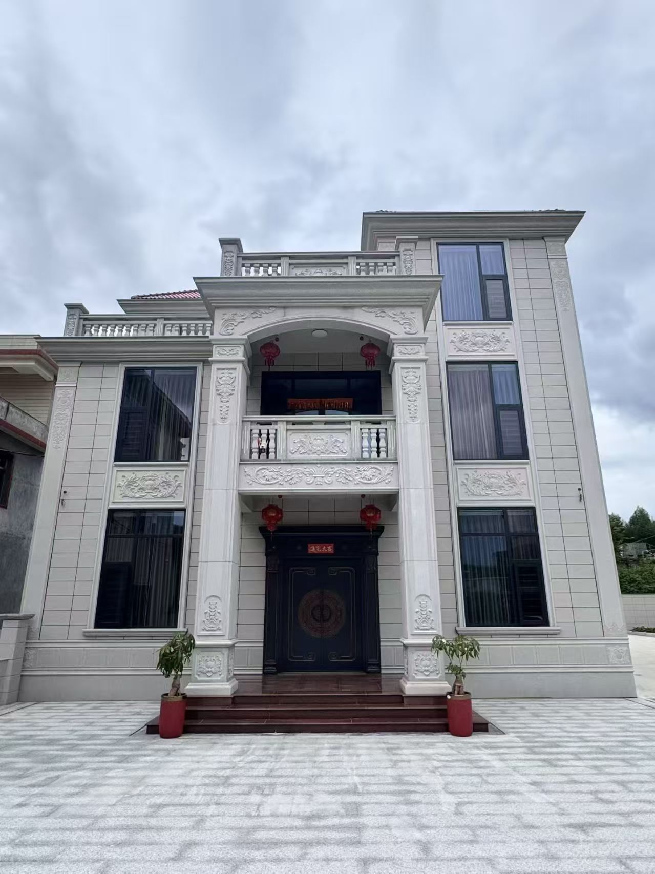 大庆 芝麻白石材别墅干挂案例展示