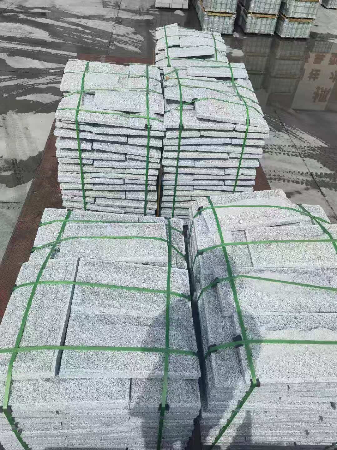 大庆 芝麻白蘑菇石装车出货