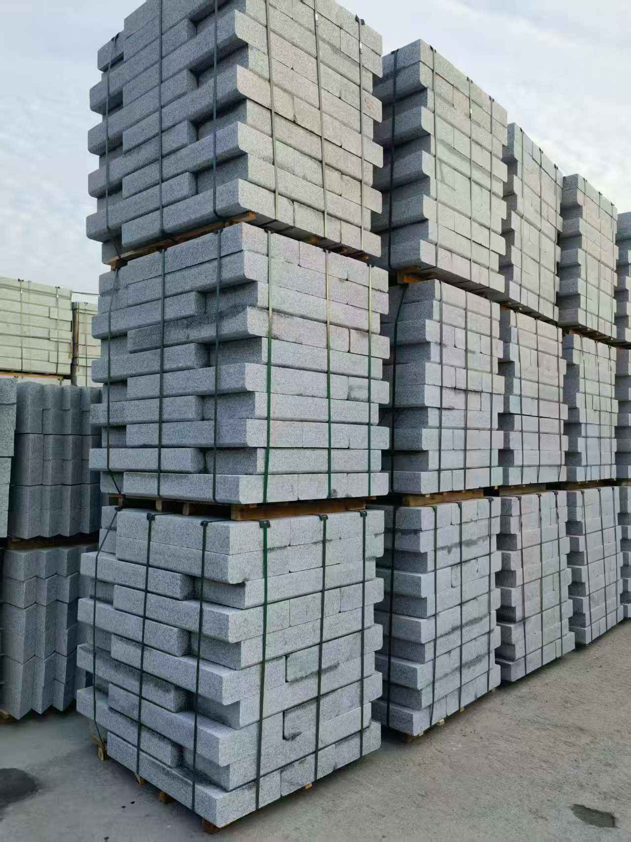 大庆 路沿石（路侧石），颜色一致，尺寸标准